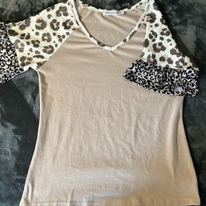 Leopard print short sleeve shirt
